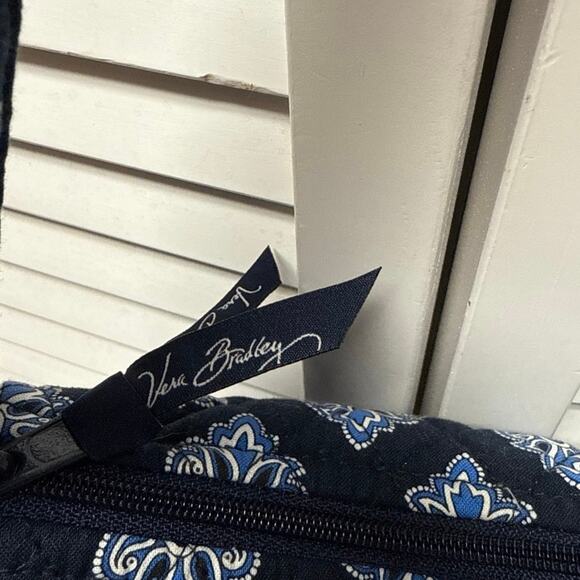 Retired Vera Bradley Calypso Maggie Blue Black Paisley On The Go Hand Bag - Picture 4 of 7